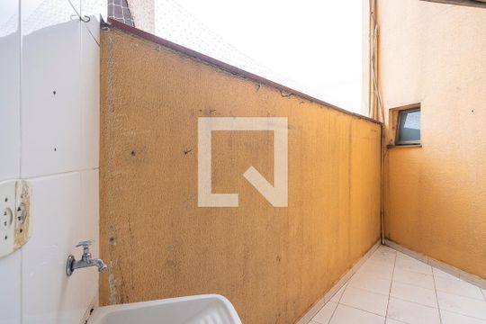 Área de serviço de apartamento para alugar com 2 quartos, 74m² em Nova Gerti, São Caetano do Sul