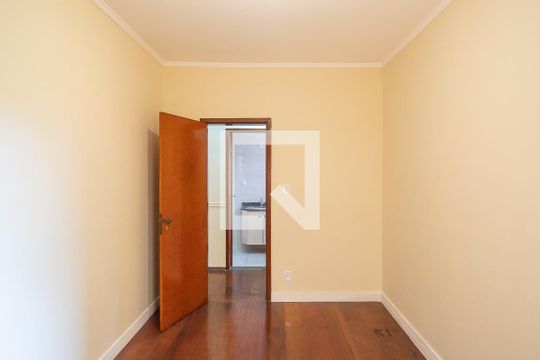 Quarto de apartamento para alugar com 2 quartos, 74m² em Nova Gerti, São Caetano do Sul