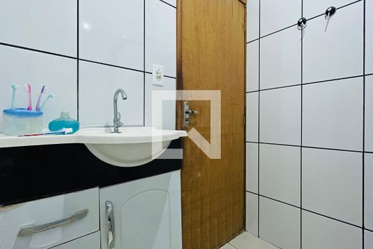 Banheiro 2 de casa à venda com 4 quartos, 165m² em Jardim Bandeirantes, Guarulhos