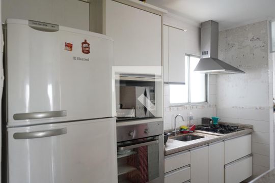 Cozinha de apartamento à venda com 2 quartos, 60m² em Vila Bertioga, São Paulo