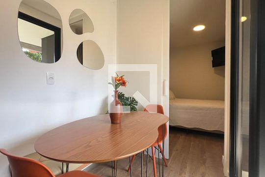 Sala de kitnet/studio para alugar com 1 quarto, 24m² em Pinheiros, São Paulo