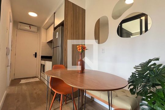 Sala de kitnet/studio para alugar com 1 quarto, 24m² em Pinheiros, São Paulo