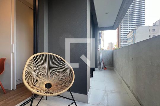 Sacada de kitnet/studio para alugar com 1 quarto, 24m² em Pinheiros, São Paulo