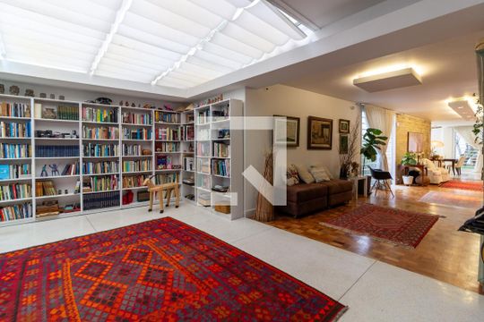 Sala de casa à venda com 4 quartos, 390m² em Jardim das Bandeiras, São Paulo