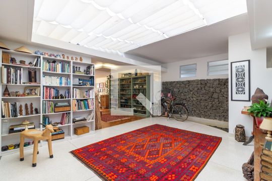 Sala de casa à venda com 4 quartos, 390m² em Jardim das Bandeiras, São Paulo