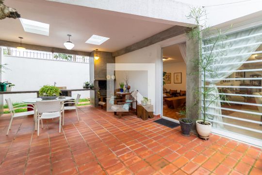 Quintal de casa à venda com 4 quartos, 390m² em Jardim das Bandeiras, São Paulo