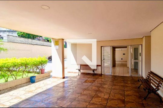Hall de entrada de apartamento à venda com 3 quartos, 70m² em Vila Mira, São Paulo