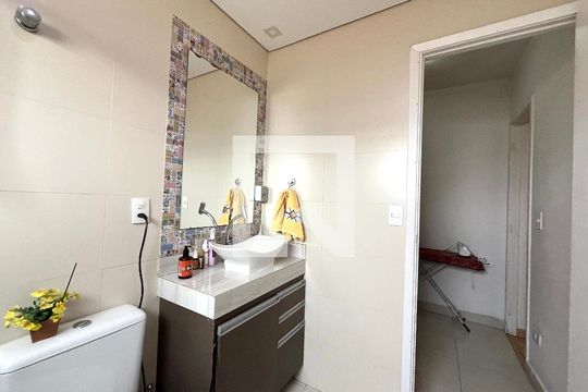 Banheiro da Suíte de apartamento à venda com 3 quartos, 70m² em Vila Mira, São Paulo