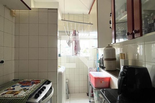 Cozinha de apartamento à venda com 3 quartos, 70m² em Vila Mira, São Paulo