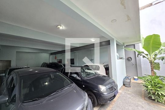 Garagem de casa à venda com 3 quartos, 270m² em Jardim City, Guarulhos