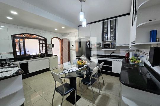 Cozinha de casa à venda com 3 quartos, 270m² em Jardim City, Guarulhos