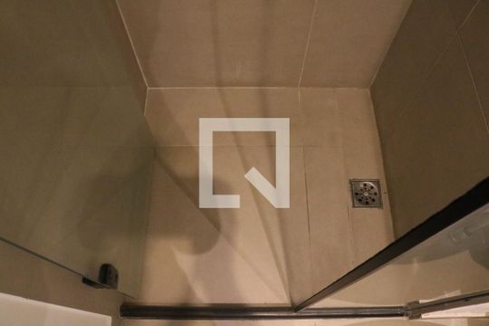 Banheiro de kitnet/studio à venda com 1 quarto, 25m² em Pompeia, São Paulo