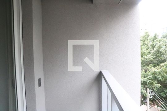 Varanda de kitnet/studio para alugar com 1 quarto, 25m² em Pompeia, São Paulo