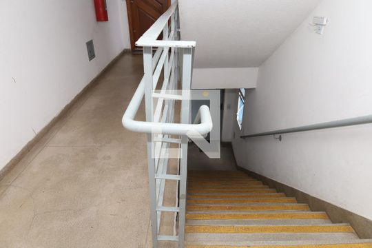 Área comum - Saguão do andar de apartamento para alugar com 2 quartos, 50m² em Conjunto Residencial José Bonifácio, São Paulo