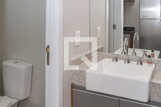 Banheiro de kitnet/studio à venda com 1 quarto, 24m² em Perdizes, São Paulo