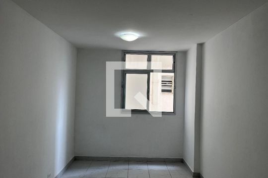 Sala/Quarto de kitnet/studio à venda com 1 quarto, 18m² em Água Branca, São Paulo