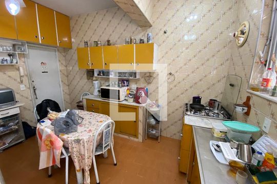Cozinha de apartamento à venda com 1 quarto, 67m² em Inhaúma, Rio de Janeiro