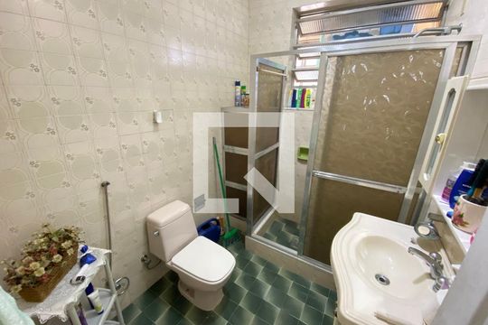 Banheiro de apartamento à venda com 1 quarto, 67m² em Inhaúma, Rio de Janeiro