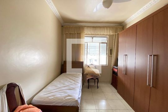 Quarto de apartamento à venda com 1 quarto, 67m² em Inhaúma, Rio de Janeiro