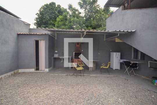 Área comum de casa para alugar com 1 quarto, 60m² em Areia Branca, Belford Roxo