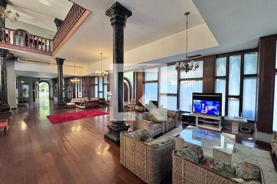 Sala de casa de condomínio à venda com 11 quartos, 2800m² em Barra da Tijuca, Rio de Janeiro