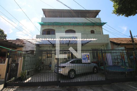 Fachada da casa de casa à venda com 3 quartos, 220m² em Penha, Rio de Janeiro