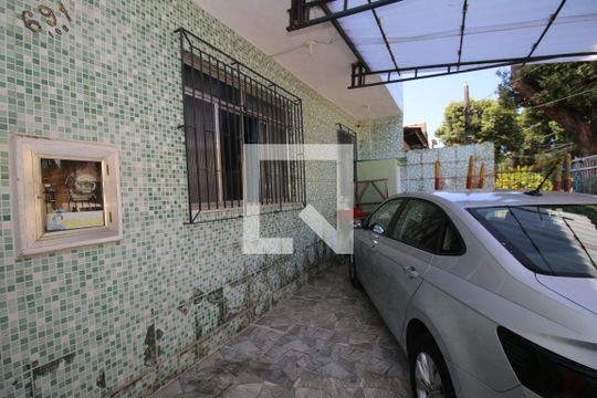 Garagem de casa à venda com 3 quartos, 220m² em Penha, Rio de Janeiro
