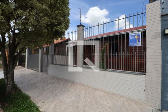 Fachada de casa à venda com 3 quartos, 130m² em Estância Velha, Canoas
