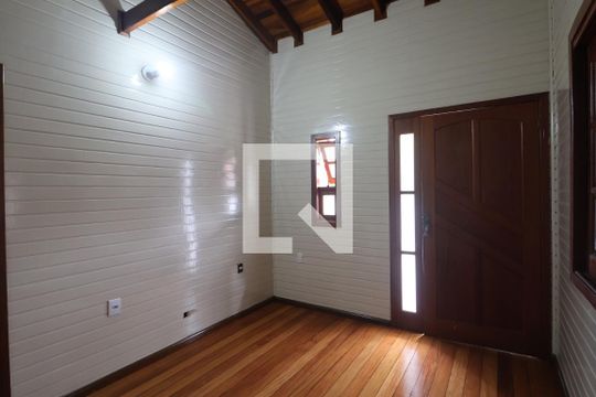 Sala de casa à venda com 3 quartos, 130m² em Estância Velha, Canoas