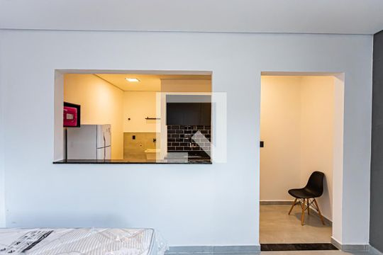 Cozinha de kitnet/studio para alugar com 1 quarto, 45m² em Vila Carolina, São Paulo