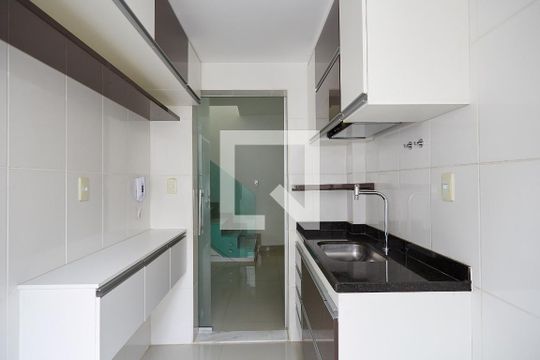 Cozinha de apartamento à venda com 2 quartos, 140m² em Santo Antônio, Belo Horizonte
