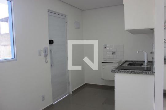 Sala/cozinha de kitnet/studio para alugar com 1 quarto, 20m² em Vila Santa Maria, Guarulhos