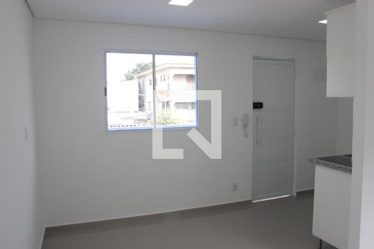 Sala/cozinha de kitnet/studio para alugar com 1 quarto, 20m² em Vila Santa Maria, Guarulhos
