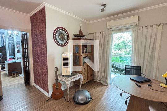 Suite 1 de casa à venda com 4 quartos, 450m² em Vila Valparaíso, Santo André