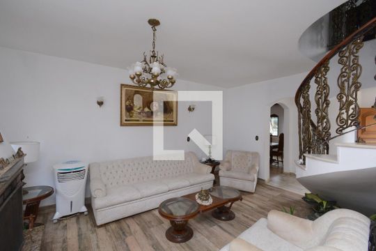 Sala de TV de casa para alugar com 5 quartos, 411m² em Socorro, São Paulo