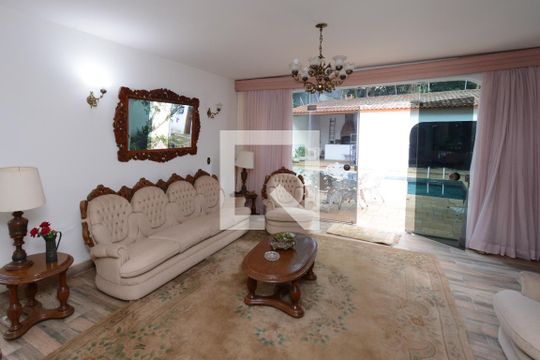 Sala de casa para alugar com 5 quartos, 411m² em Socorro, São Paulo