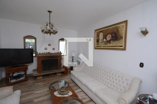 Sala de TV de casa para alugar com 5 quartos, 411m² em Socorro, São Paulo