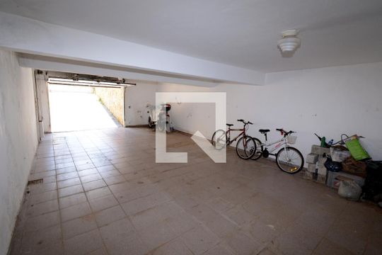 Garagem de casa para alugar com 5 quartos, 411m² em Socorro, São Paulo