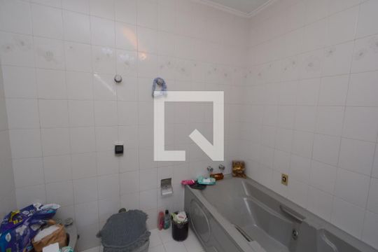 Banheiro da Suíte master de casa para alugar com 5 quartos, 411m² em Socorro, São Paulo