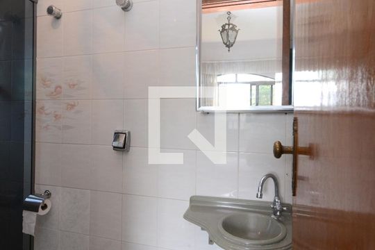 Banheiro da Suíte 3 de casa para alugar com 5 quartos, 411m² em Socorro, São Paulo