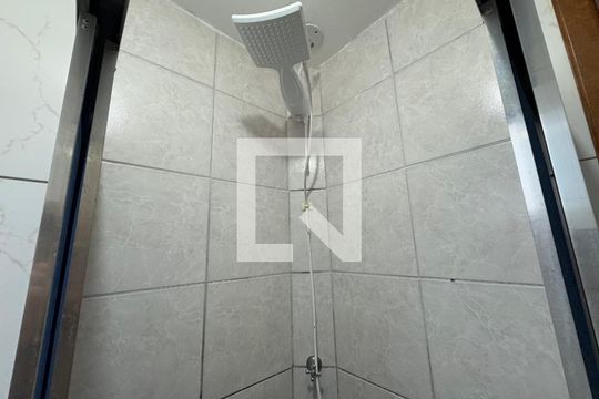 Banheiro de apartamento para alugar com 2 quartos, 44m² em Rio dos Sinos, São Leopoldo