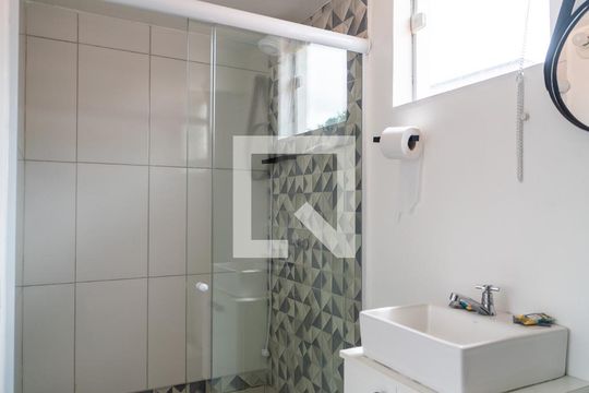 Banheiro de kitnet/studio para alugar com 1 quarto, 30m² em Jardim do Sol, Sorocaba
