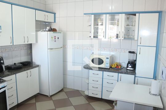 Cozinha de apartamento à venda com 2 quartos, 180m² em Santa Maria, São Caetano do Sul
