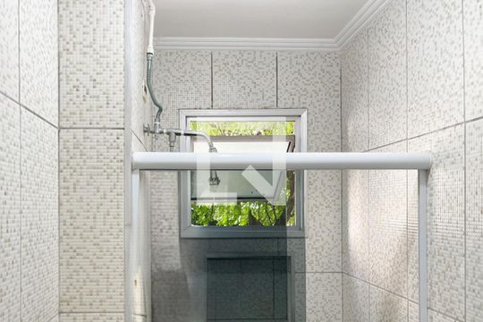 Banheiro Social de apartamento para alugar com 2 quartos, 48m² em Paulicéia, São Bernardo do Campo
