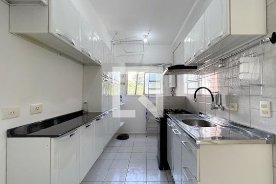 Cozinha de apartamento para alugar com 2 quartos, 48m² em Paulicéia, São Bernardo do Campo