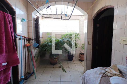 Área de Serviço de casa à venda com 4 quartos, 360m² em Penha de França, São Paulo