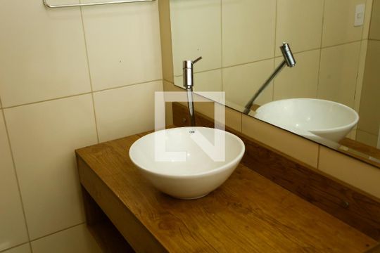 Banheiro da Suíte de casa à venda com 4 quartos, 140m² em Parque Monte Alegre, Taboão da Serra