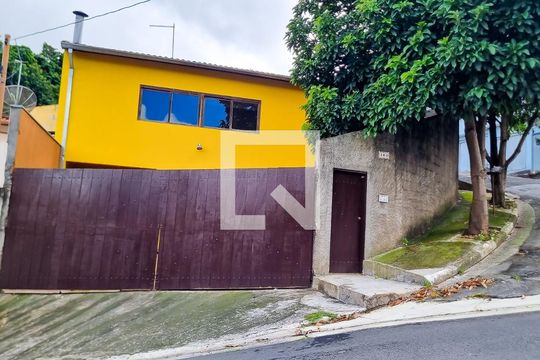 Fachada de casa à venda com 4 quartos, 140m² em Parque Monte Alegre, Taboão da Serra