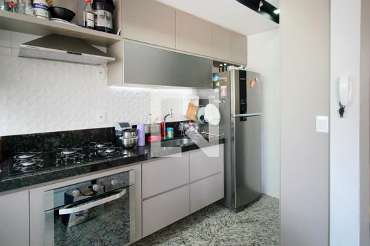 Cozinha de apartamento à venda com 2 quartos, 64m² em Serra, Belo Horizonte