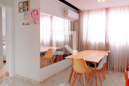 Sala de apartamento à venda com 2 quartos, 64m² em Serra, Belo Horizonte